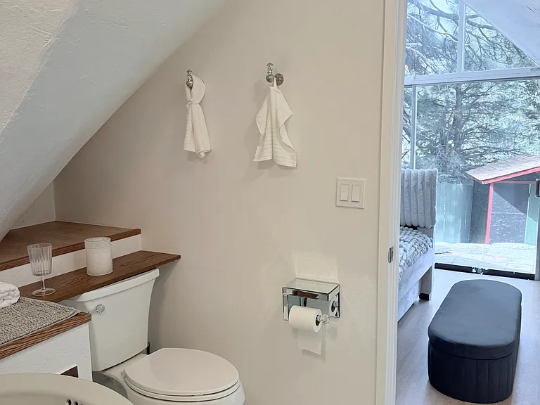 2140 Hollymont Dr — Photo 32