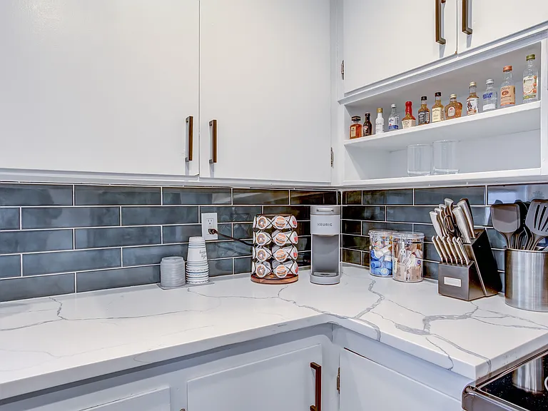 1734 S Lark Ln — Photo 14