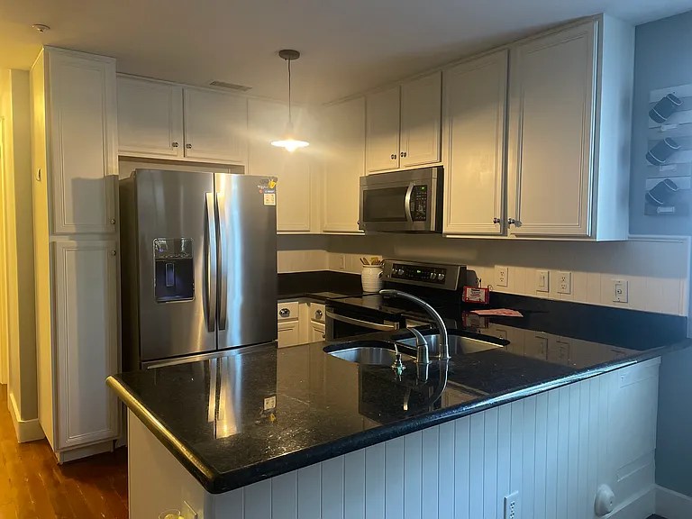 1360 S Sabino Dr — Photo 3