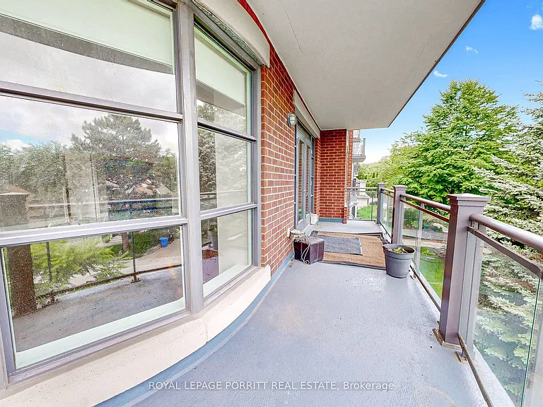 9 Burnhamthorpe Cres #309 — Photo 38
