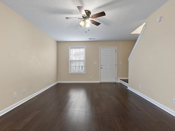 4th image of 1071 Two Mile Rd #1065-B