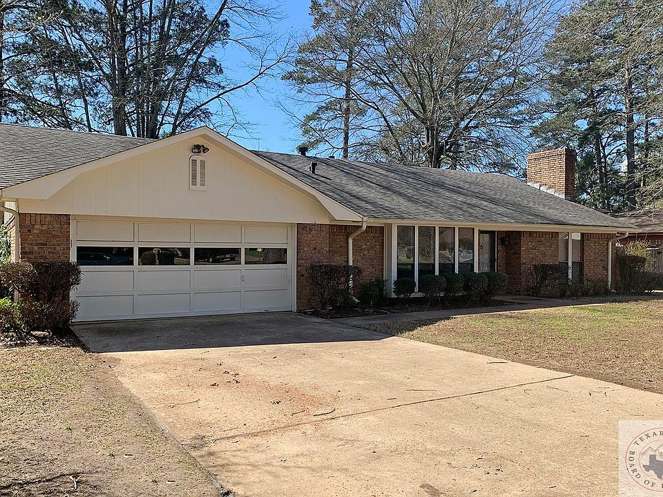 1st image of 216 Edgewood Cir