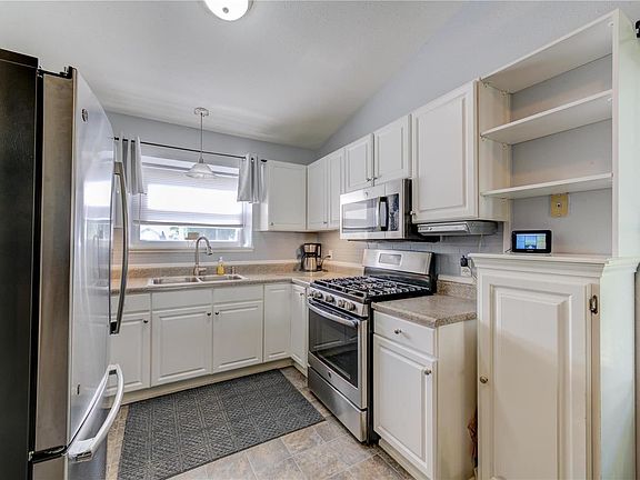 4th image of 1156 Whitegate Ct