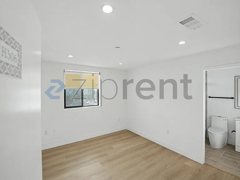 1438 W 37th Dr — Photo 19