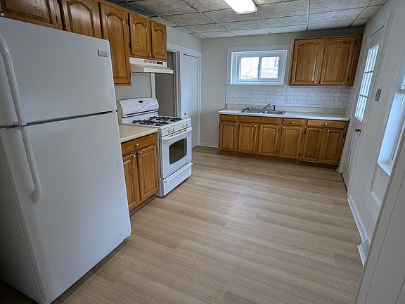 2nd image of 311 E Barr St