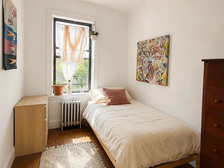 49 Kingston Ave #2L — Photo 5