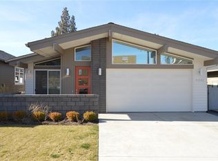 61085 Ruby Peak Ln, Bend, OR 97702