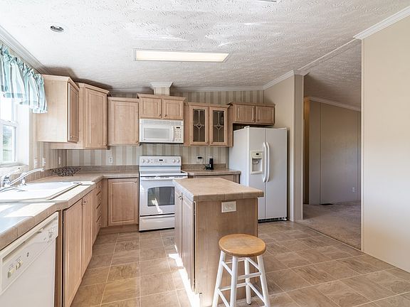 2nd image of 27308 Alpine Dr