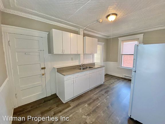 4th image of 23 Chapel St Unit 3L