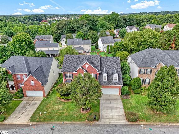 3rd image of 407 Gunnison Dr