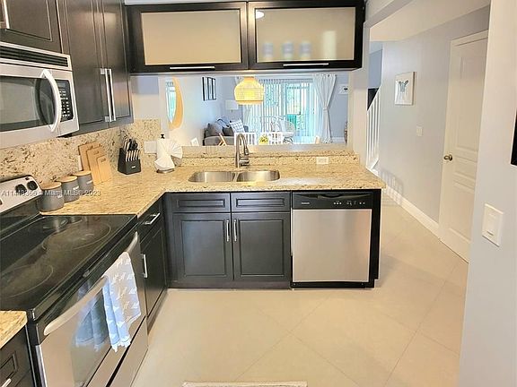 3rd image of 3324 Cabaret Ln