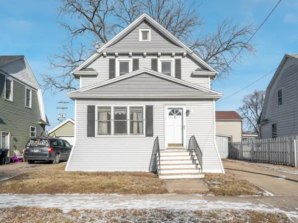 18 E Melvin Ave, Oshkosh, WI 54901