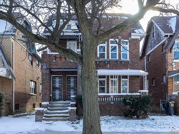 3rd image of 3775 Tyler St