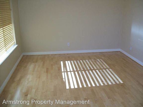4th image of 320 N 1320th St E Unit 16