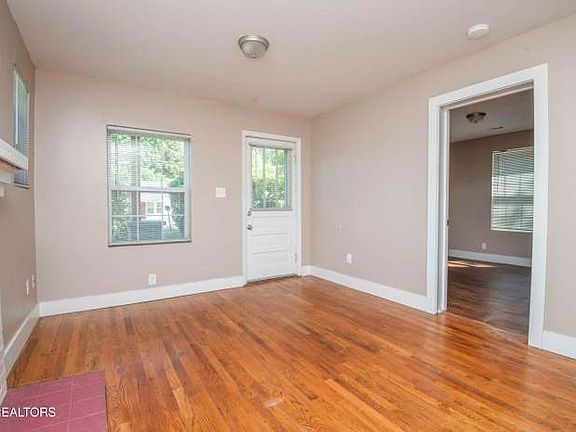 5th image of 210 Dodson Ave