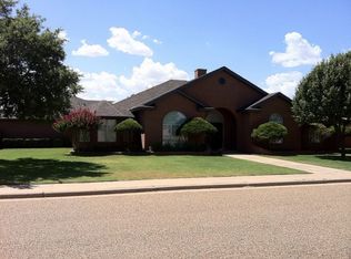 104 Duval Dr, Levelland, TX 79336