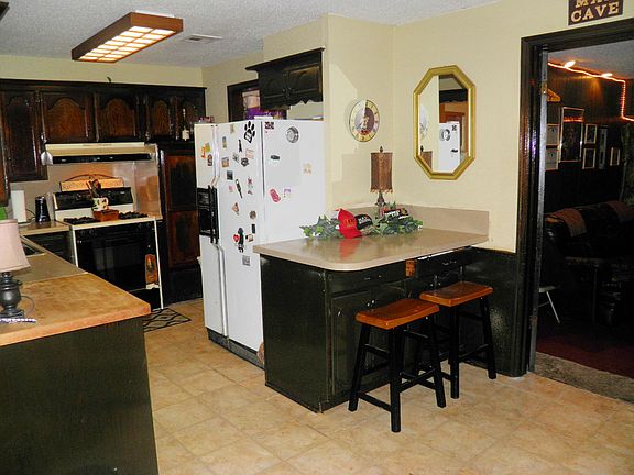 4th image of 4721 SE 42nd St