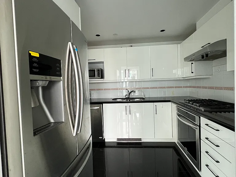 535 Nicola St #22XX — Photo 5