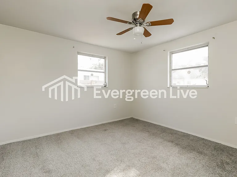 1146 Classic Dr — Photo 12