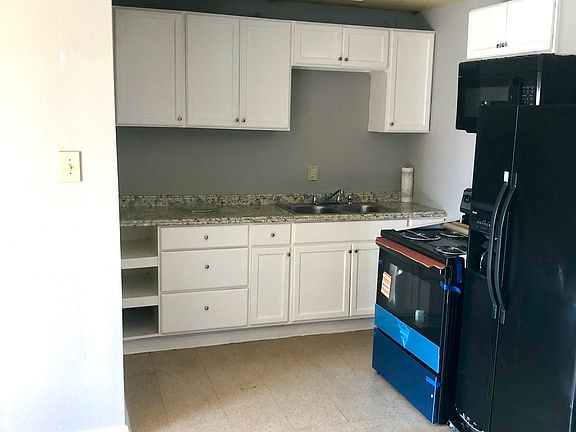 3rd image of 516 Holiday Dr #48