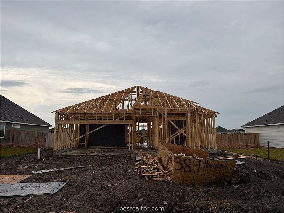 1st image of 389 Harvest Lake Dr