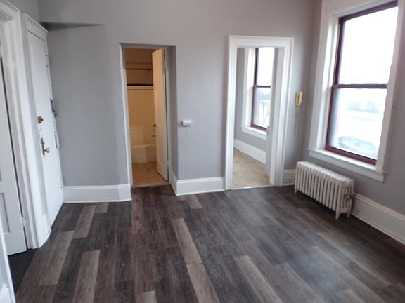 5th image of 267 Elmwood Ave APT A