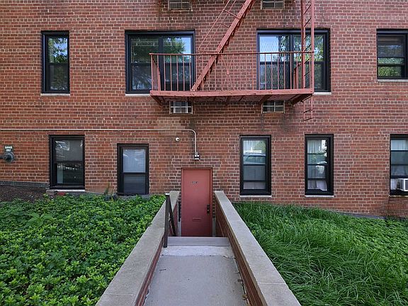 4th image of 13915 83rd Ave APT B37
