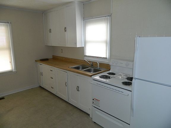 3rd image of 1016 Holland Ave