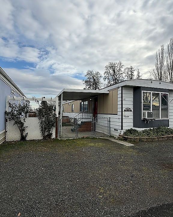 1st image of 924 Vista Ave Trailer 11
