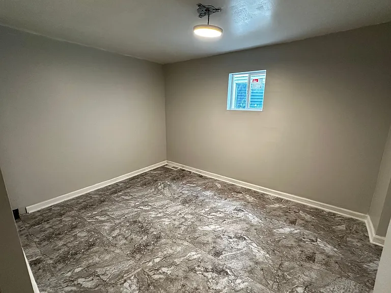2501 Arlington Ave — Photo 14