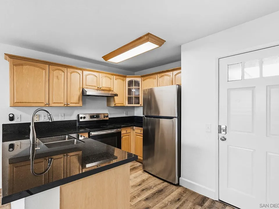 6434 Akins Ave #512