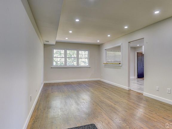 2nd image of 189 College Dr