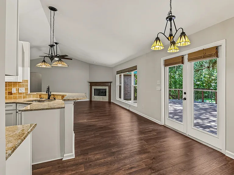 6326 Glasgow Dr — Photo 21