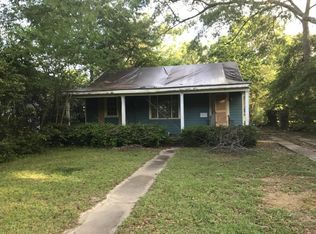 730 Oak Dr, Laurel, MS 39440