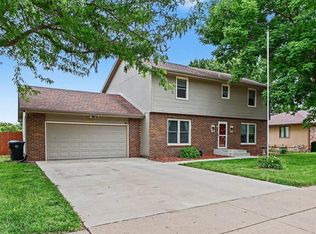 2500 SW Gainsboro Rd, Topeka, KS 66614