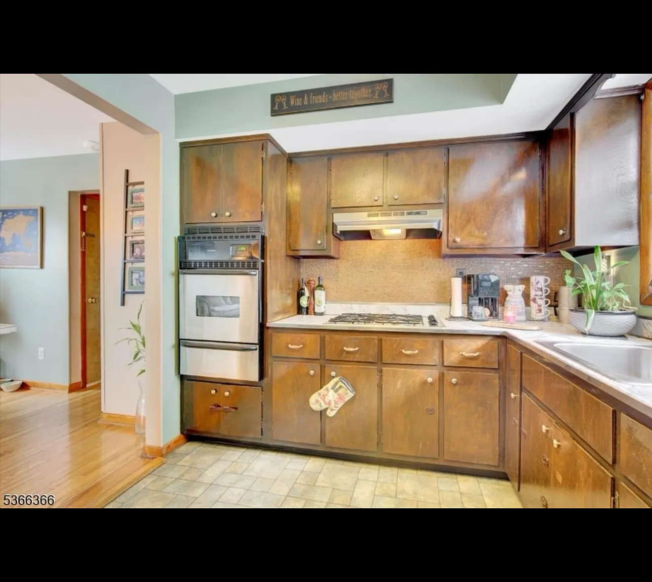 25 Linden St — Photo 1