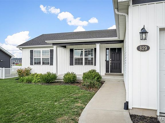 3rd image of 829 Warrior Ridge Dr