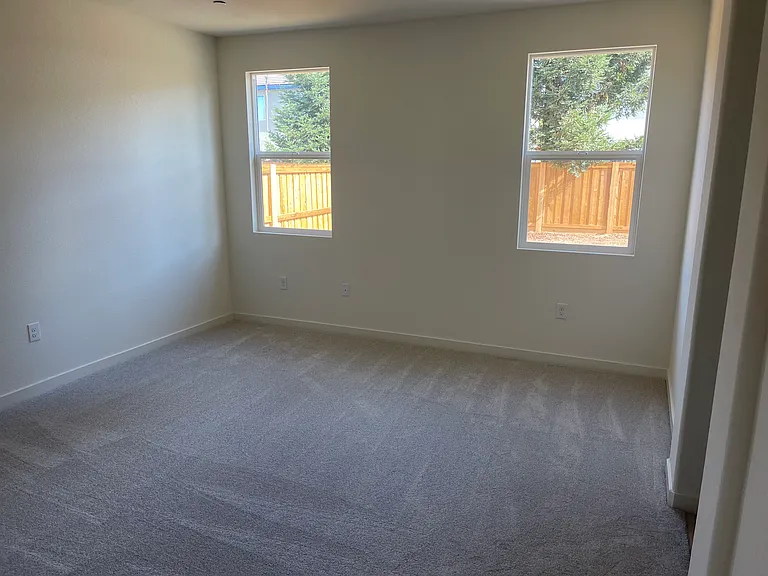 1539 Minories Dr — Photo 5