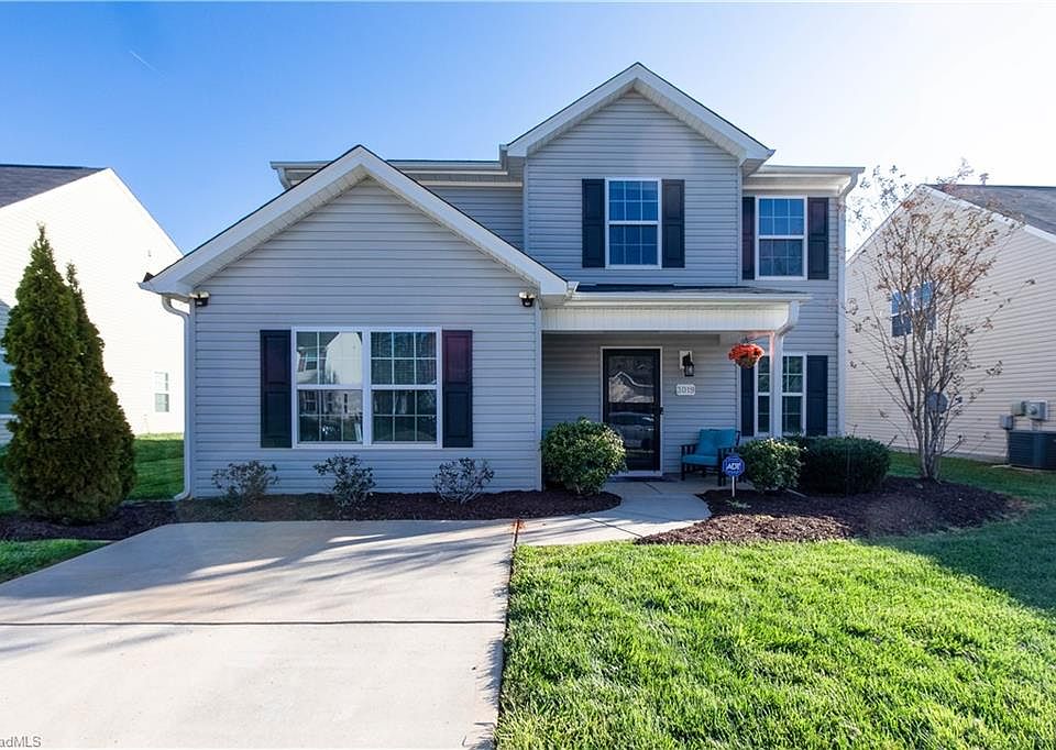 1st image of 3019 Desmond Woods Dr