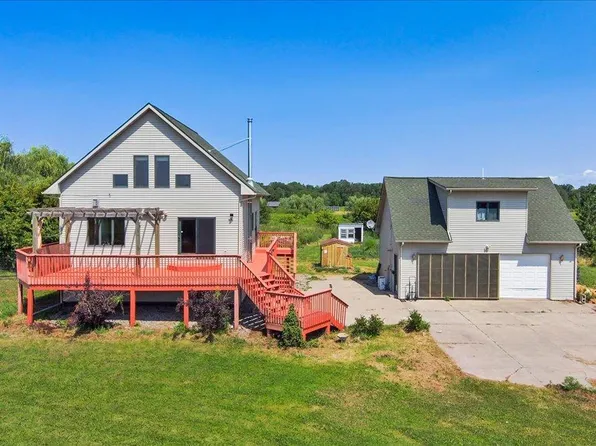 14206 170th St, Milaca, MN 56353