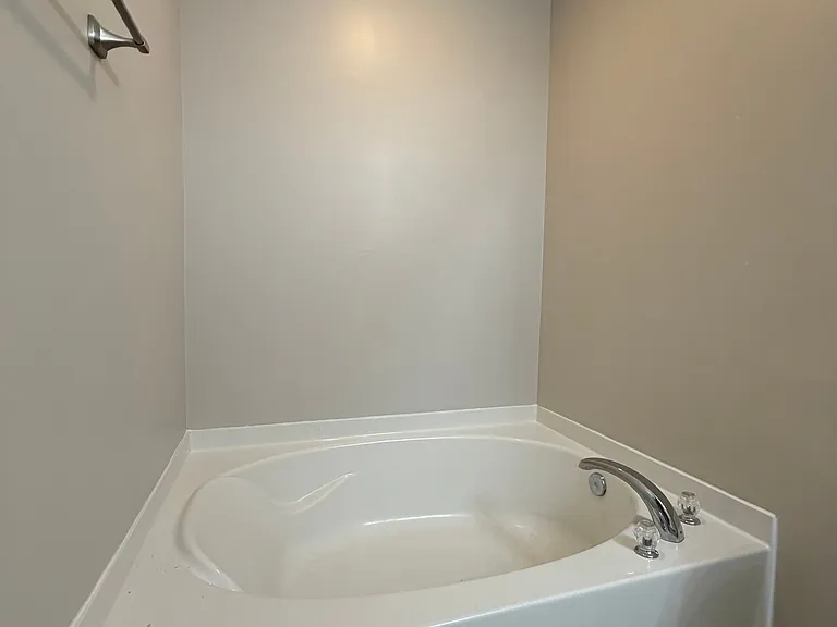 3963 Heather View Ln — Photo 33