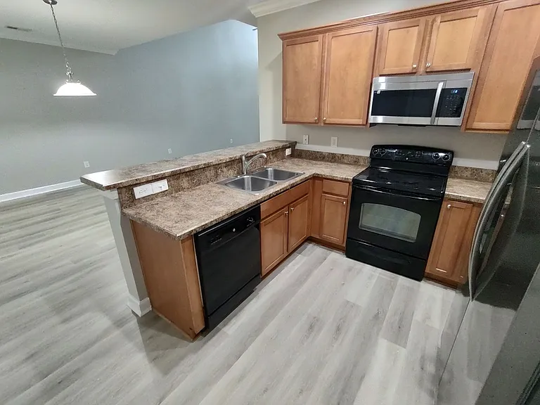1032 Fairway Ln — Photo 34