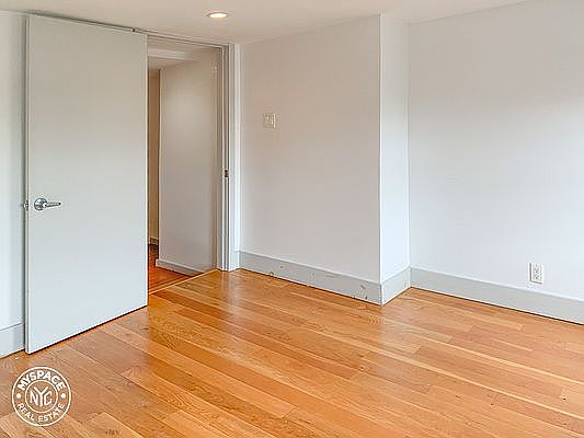 3rd image of 231 Jefferson St #5N