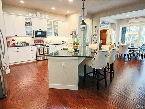 3rd image of 4829 Meriwood Dr NE