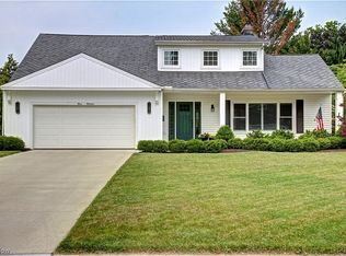 300 Florence Ct, Bay Village, OH 44140