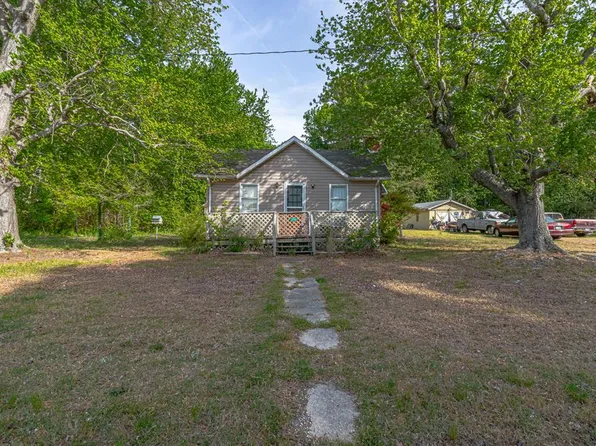 276 Benson Rd, Weems, VA 22576