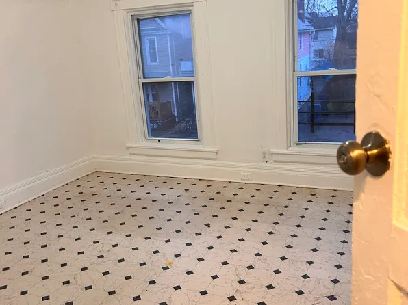 12 Chester St, Buffalo, NY 14208