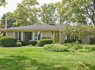 24264 N Grandview Dr, Lake Barrington, IL 60010