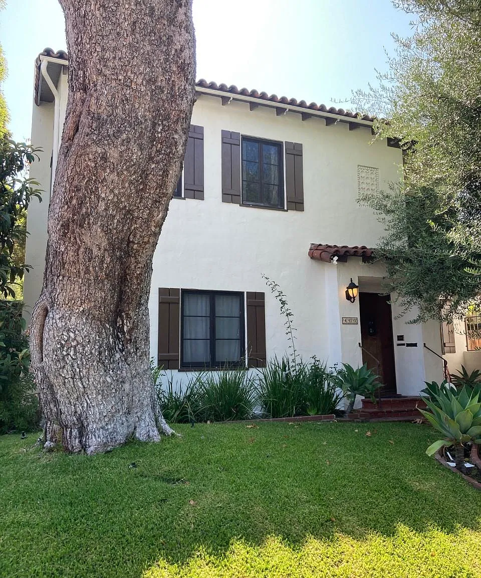 5 bed, 3352 sqft, $7,995 — Photo 3
