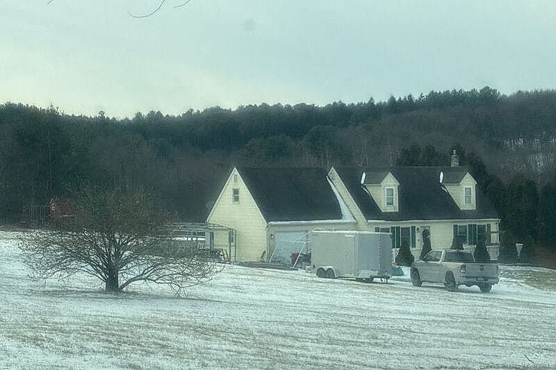 2nd image of 90 Gun Club Rd